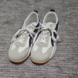 De Florance Stylish Cream and Black Sneakers